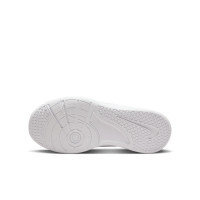 Nike Omni Multi-Court Baskets Blanc Argenté