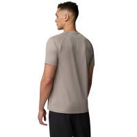 Castore Adapt Crew T-Shirt Beige Wit