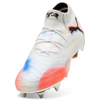 PUMA Future 8 Ultimate Crampons Vissés Chaussures de Foot (SG) Blanc Rouge Vif Bleu