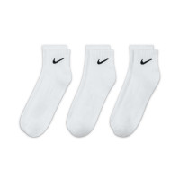 Lot de 3 chaussettes de sport rembourrées Nike Everyday de taille moyenne, blanches et noires