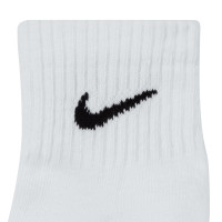 Lot de 3 chaussettes de sport rembourrées Nike Everyday de taille moyenne, blanches