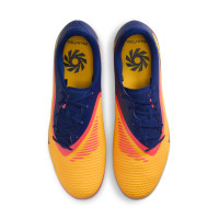 Nike Phantom 6 Low Haaland Academy Gras / Kunstgras Voetbalschoenen (MG) Donkerblauw Oranje Geel Rood