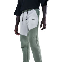 Nike Tech Fleece Sportswear Joggingbroek Donkergroen Beige