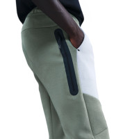 Nike Tech Fleece Sportswear Joggingbroek Donkergroen Beige