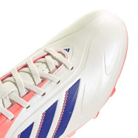 adidas Copa Pure III Club Gras / Kunstgras Voetbalschoenen (MG) Gebroken Wit Blauw Roze