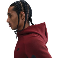 Gilet de sport Nike Tech Fleece rouge foncé noir