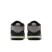 Nike Air Jordan 4 RM x Paris Saint-Germain Baskets Noir Argenté Blanc