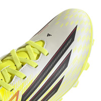 adidas F50 Club Gazon Naturel Gazon Artificiel Chaussures de Foot (MG) Enfants Néon Jaune Noir Rouge