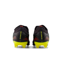 New Balance Tekela V5 Team Low Gras Voetbalschoenen (FG) Zwart Geel Rood
