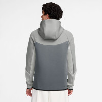 Gilet de sport Nike Tech Fleece gris foncé vert vif