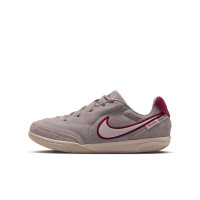 Nike Tiempo Streetgato Premium Chaussures de Foot Street Enfants Gris Blanc Bordeaux