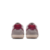 Nike Tiempo Streetgato Premium Chaussures de Foot Street Enfants Gris Blanc Bordeaux