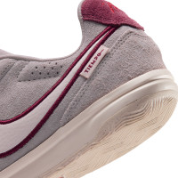 Nike Tiempo Streetgato Premium Chaussures de Foot Street Enfants Gris Blanc Bordeaux