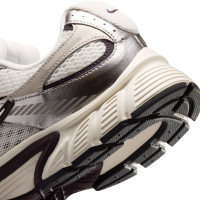 Nike V5 RNR Sneakers Gebroken Wit Zwart Zilvergrijs