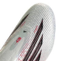 adidas F50 Lamine Yamal League Veterloze Gras / Kunstgras Voetbalschoenen (MG) Wit Felrood Zwart