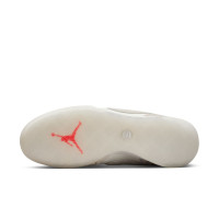 Nike Jordan Tiempo Streetgato SE Straatvoetbalschoenen Beige Zilver Felrood