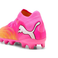 PUMA Future 9 Pro Gazon Naturel Artificiel Chaussures de Foot (MG) Enfants Rose Vif Bleu Jaune