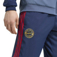 adidas Bayern Munich Présentation Survêtement 2026-2027 Bleu Foncé Rouge Doré