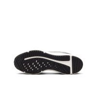 Nike Cosmic Runner Chaussures de Running Noir Gris Argenté Doré