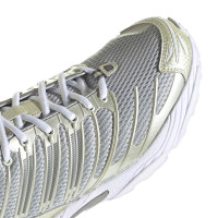 adidas Adistar Control 3 Baskets Gris Argenté Blanc Aluminium