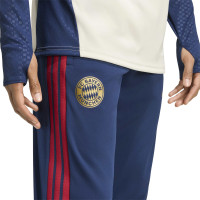 adidas Bayern Munich Pantalon d'Entraînement 2026-2027 Bleu Foncé Rouge Doré