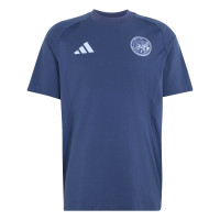 adidas Ajax Tiro Travel T-Shirt 2026-2027 Donkerblauw Lichtblauw