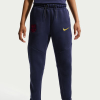 Pantalon de survêtement en polaire Nike FC Barcelona Tech 2026-2027 pour Enfants, bleu foncé, noir, jaune, rouge