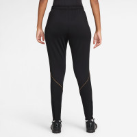 Survêtement Nike FC Barcelona Strike 1/4-Zip 2026-2027 pour femmes, violet, noir, or