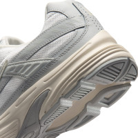 Nike Initiator Baskets Gris Argenté Gris Clair Blanc Cassé