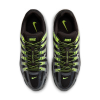 Nike P-6000 Baskets Noir Gris Argenté Métallique Jaune Néon