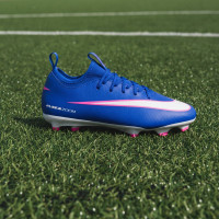 Nike Zoom Mercurial Vapor 16 Academy Gazon Naturel Artificiel Chaussures de Foot (MG) Enfants Bleu Blanc Rose Vif