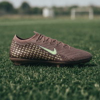 Nike Zoom Mercurial Vapor 16 Mbappé Elite Gras Voetbalschoenen (FG) Bruin Neongeel Zilver