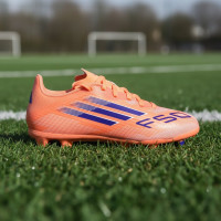 adidas F50 League Gazon Naturel Gazon Artificiel Chaussures de Foot (MG) Enfants Mauve Orange Bleu Blanc