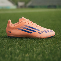 adidas F50 Club Gras / Kunstgras Voetbalschoenen (MG) Kids Oranje Blauw Wit