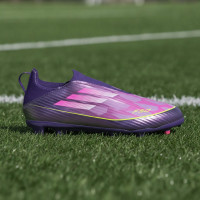 adidas F50 Lamine Yamal League Sans Lacets Gazon Naturel Artificiel Chaussures de Foot (MG) Enfants Mauve Rose Jaune