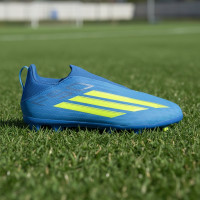 adidas F50 League Sans Lacets Gazon Naturel Artificiel Chaussures de Foot (MG) Enfants Bleu Néon Jaune