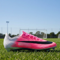 Nike Zoom Mercurial Superfly 11 Elite Gazon Naturel Chaussures de Foot (FG) Rose Vif Blanc Noir