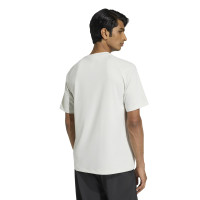 adidas Tech Essential Woven Zomerset Lichtgrijs Zilver