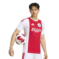 Kit adidas Ajax Home pour la saison 2026-2027