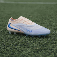 Nike Phantom 6 Low LV8 Elite Gazon Artificiel Chaussures de Foot (AG) Blanc Cassé Bleu Clair Bleu