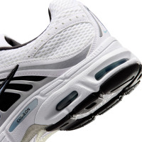 Nike Air Max Moto 2K Baskets Blanc Noir Light Armory Blue Metallic Silver