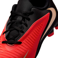 Nike Phantom 6 Low Club Gazon Naturel Artificiel Chaussures de Foot (MG) Enfants Noir Rouge Vif Doré