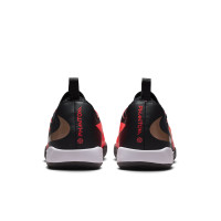 Nike Phantom 6 Low Academy Zaalvoetbalschoenen (IN) Kids Zwart Felrood Goud