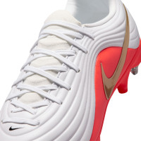 Nike Tiempo Maestro Academy Crampons Vissés Chaussures de Foot (SG) Anti-Clog Blanc Rouge Vif Doré