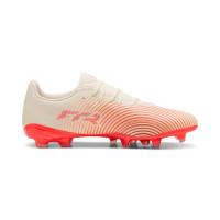 PUMA Future 9 Play Gras / Kunstgras Voetbalschoenen (MG) Gebroken Wit Zwart Roze