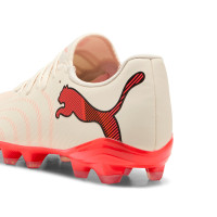 PUMA Future 9 Play Gras / Kunstgras Voetbalschoenen (MG) Gebroken Wit Zwart Roze