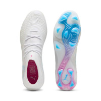 PUMA Future 9 Ultimate Gazon Naturel Chaussures de Foot (FG) Blanc Bleu Vif Rose Vif