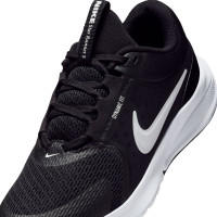 Nike Star Runner 5 Chaussures de Running Enfants Noir Blanc Blanc