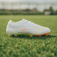 PUMA Ultra Nitro 7 Pro Gras Voetbalschoenen (FG) Wit Geel Oranje