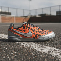 Nike Streetgato x LEGO® Chaussures de Foot Street Enfants Orange Noir Argenté